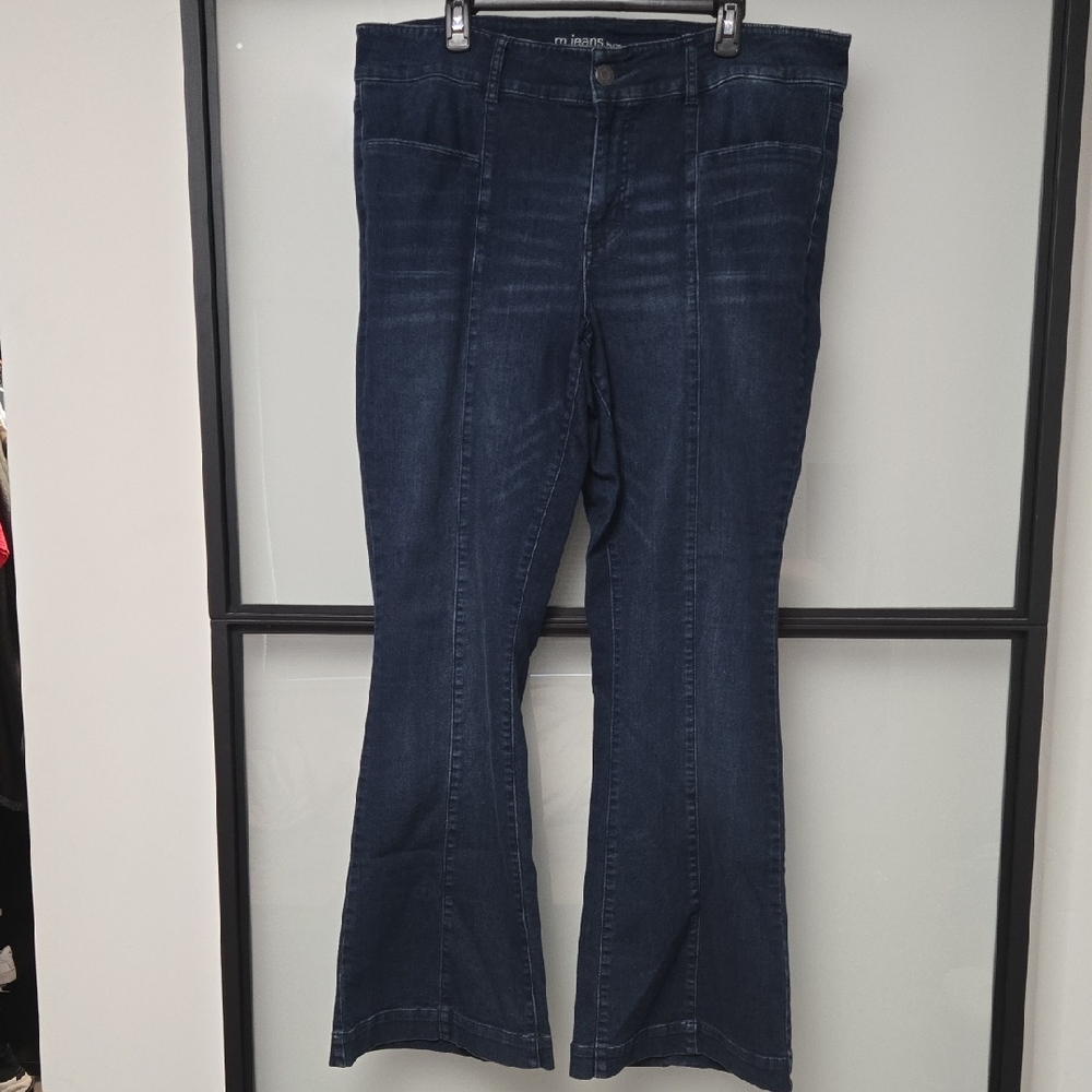 M JEANS DARK WASH STRETCH FLARE JEANS. SZ 18